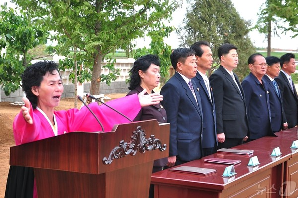 북 황해남도 연안군 라진포농장, 새 살림집 입사 모임