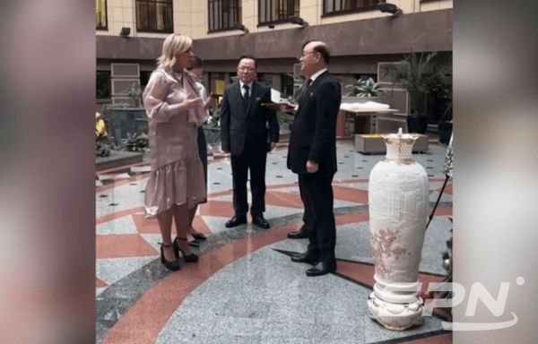 러 외무부 대변인 "北김여정과 새해 선물 교환…꽃병 받고 초상화 전달"