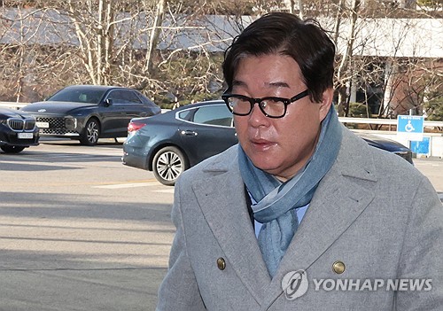 '쌍방울 대북송금 뇌물 사건' 재판부 "김성태 이중기소 아닌가"